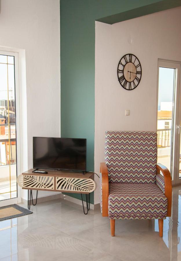 Meraki Beautiful Apartment Near The Sea Gazi Exterior photo
